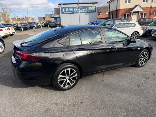 2018 Vauxhall Insignia 1.6L Design 5dr - Photo 7