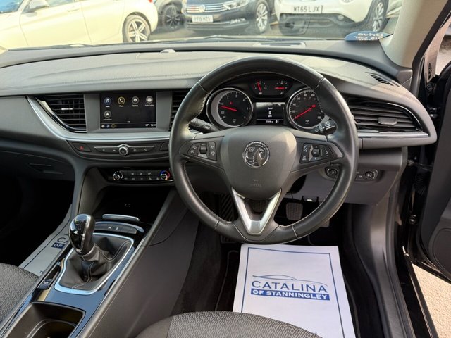 2018 Vauxhall Insignia 1.6L Design 5dr - Photo 4