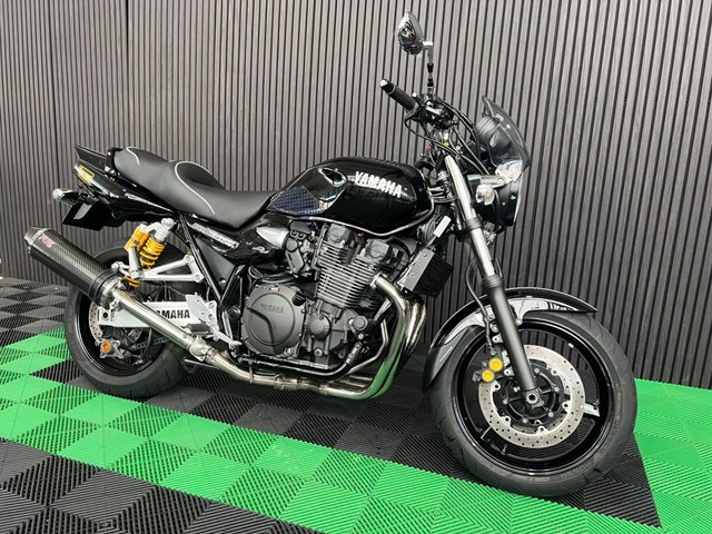 View our YAMAHA XJR1300