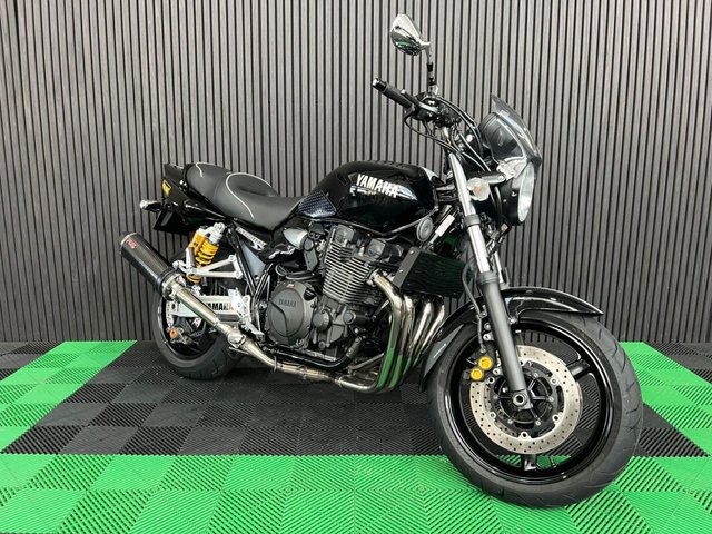 View our YAMAHA XJR1300
