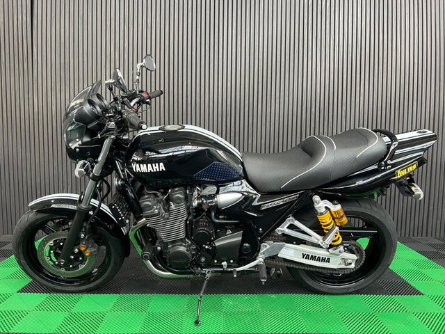 View our YAMAHA XJR1300