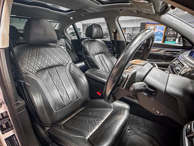 2016 BMW 7 Series 3L null 4dr - Photo 4