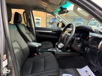 USED 2020 70 TOYOTA HILUX 2.4 D-4D Invincible Pickup Double Cab 4dr Diesel Auto 4WD Euro 6 (s/s) (TSS) (150 ps) 1 owner from new F.S.H