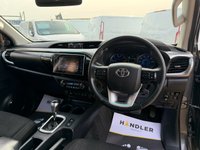 USED 2020 70 TOYOTA HILUX 2.4 D-4D Invincible Pickup Double Cab 4dr Diesel Auto 4WD Euro 6 (s/s) (TSS) (150 ps) 1 owner from new F.S.H