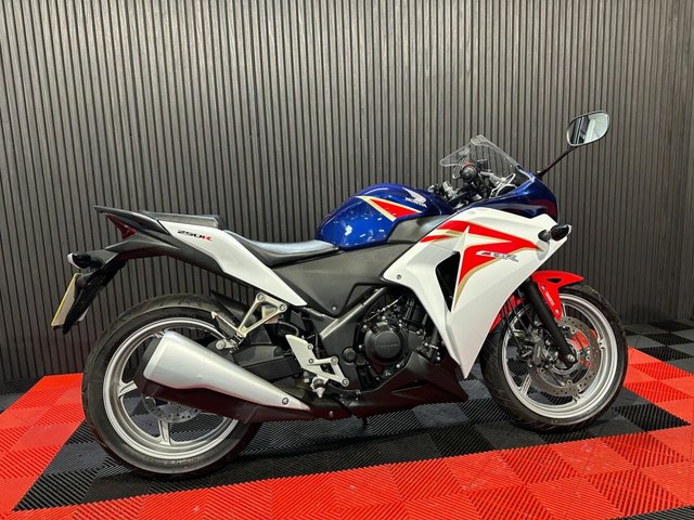 View our HONDA CBR250R