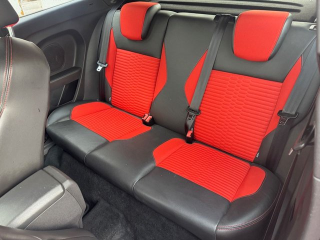 2015 FORD FIESTA 1.6T EcoBoost ST-2 Hatchback 3dr Petrol Manual Euro 5 (182 ps) - Photo 11