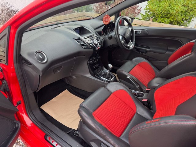2015 FORD FIESTA 1.6T EcoBoost ST-2 Hatchback 3dr Petrol Manual Euro 5 (182 ps) - Photo 12