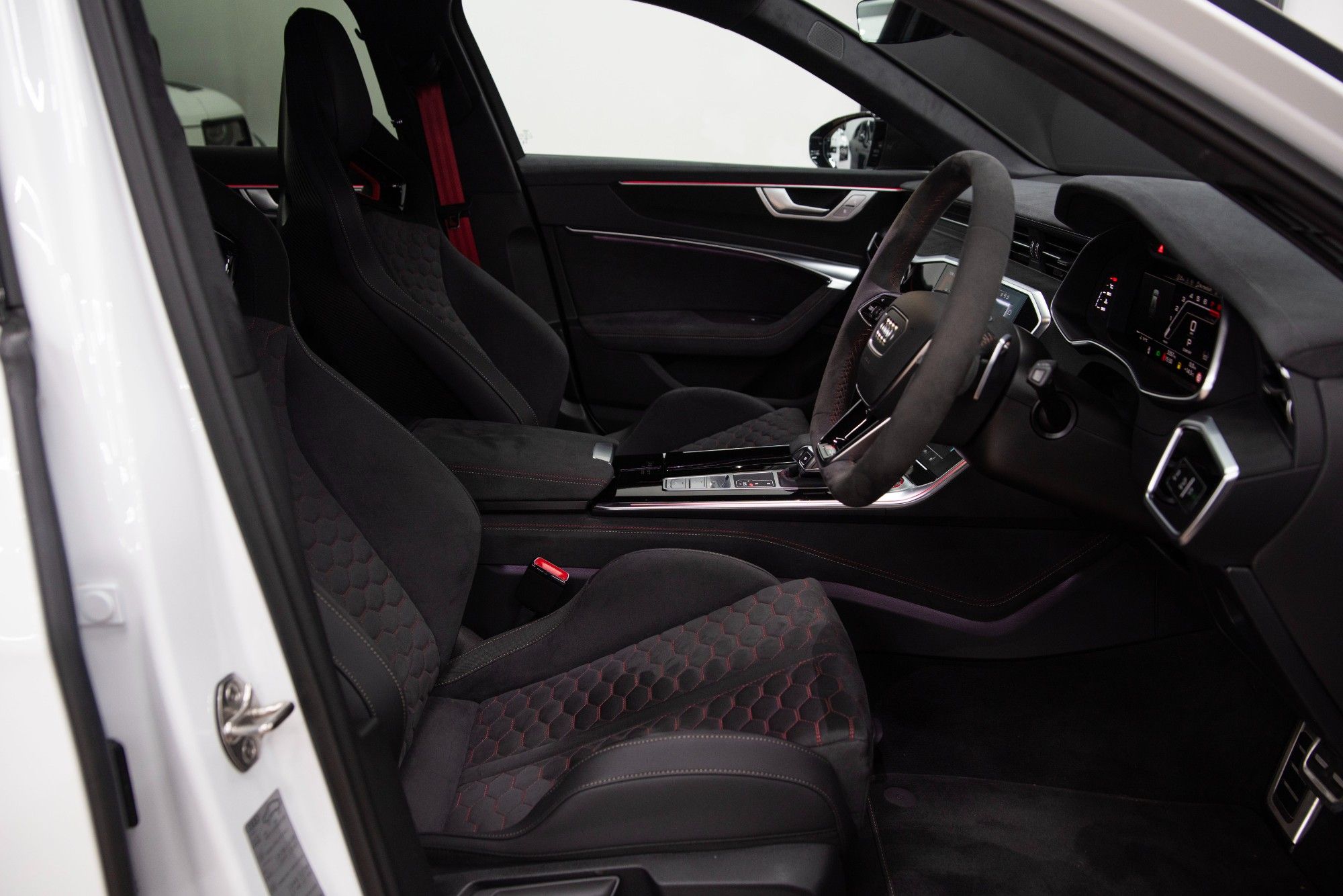 USED 2025 25 AUDI RS6 AVANT 4.0 TFSI V8 GT Tiptronic quattro  