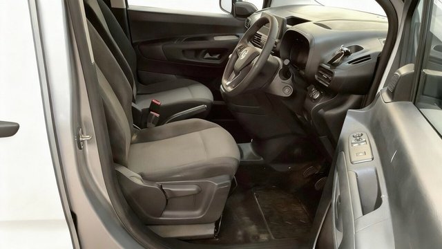 2020 VAUXHALL COMBO LIFE - Photo 2