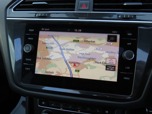 2017 VOLKSWAGEN TIGUAN 2.0 TSI R-Line SUV 5dr Petrol DSG 4Motion Euro 6 (s/s) (180 ps) - Photo 10