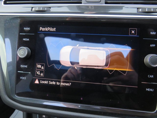 2017 VOLKSWAGEN TIGUAN 2.0 TSI R-Line SUV 5dr Petrol DSG 4Motion Euro 6 (s/s) (180 ps) - Photo 11