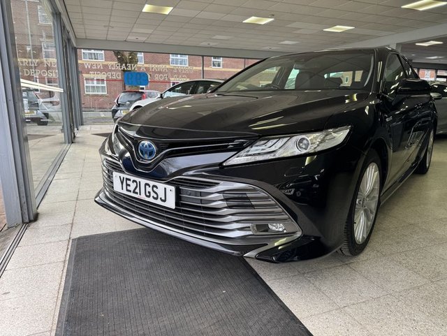 View our Toyota Camry 2.5 VVT-h Excel Saloon 4dr Petrol Hybrid CVT Euro 6 (s/s) (218 ps)