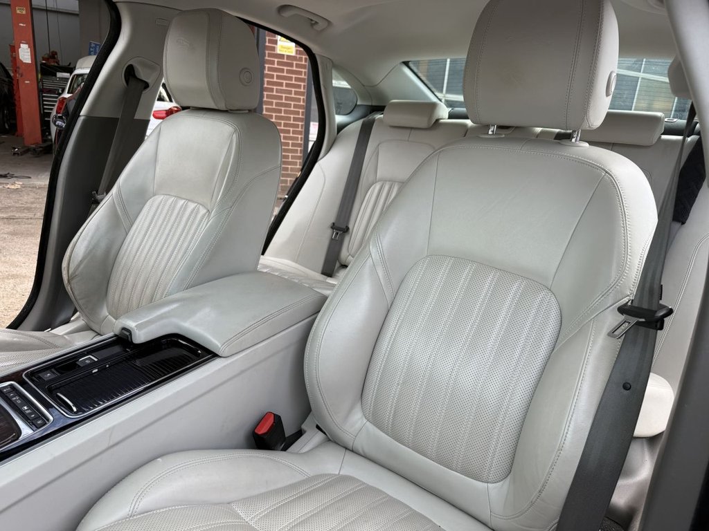 USED 2016 66 JAGUAR XF 2.0d Portfolio Saloon 4dr Diesel Auto Euro 6 (s/s) (180 ps) Memory Seats, Rear Camera