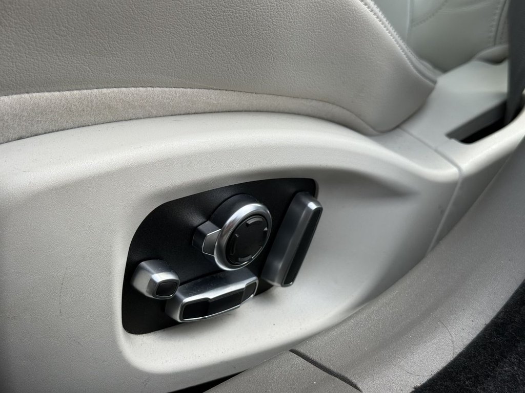 USED 2016 66 JAGUAR XF 2.0d Portfolio Saloon 4dr Diesel Auto Euro 6 (s/s) (180 ps) Memory Seats, Rear Camera