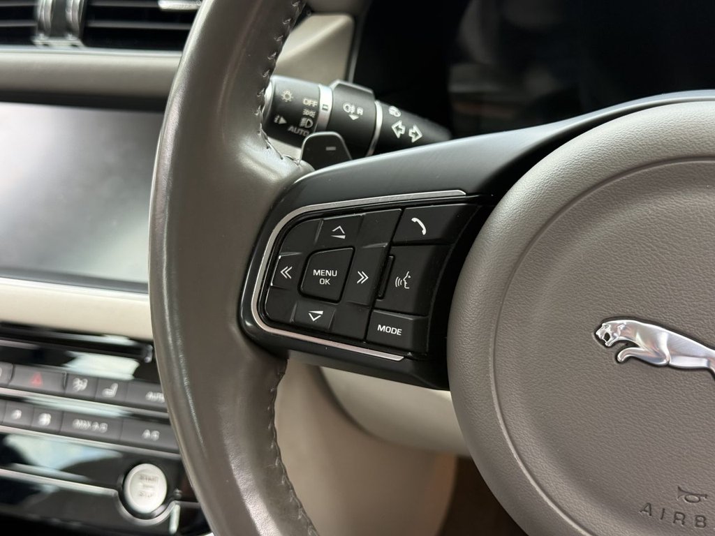 USED 2016 66 JAGUAR XF 2.0d Portfolio Saloon 4dr Diesel Auto Euro 6 (s/s) (180 ps) Memory Seats, Rear Camera