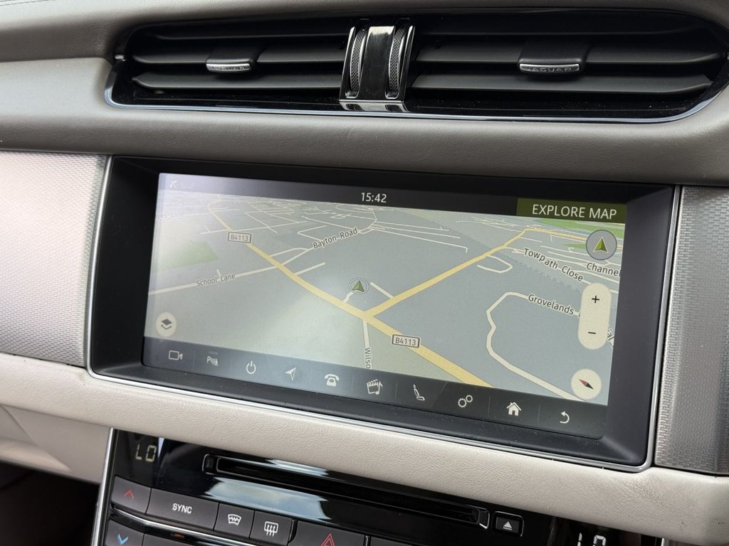 USED 2016 66 JAGUAR XF 2.0d Portfolio Saloon 4dr Diesel Auto Euro 6 (s/s) (180 ps) Memory Seats, Rear Camera