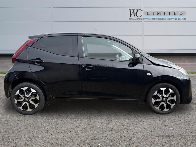 2018 TOYOTA AYGO 1.0 VVT-i x-plore Hatchback 5dr Petrol Manual Euro 6 (71 ps) - Photo 3