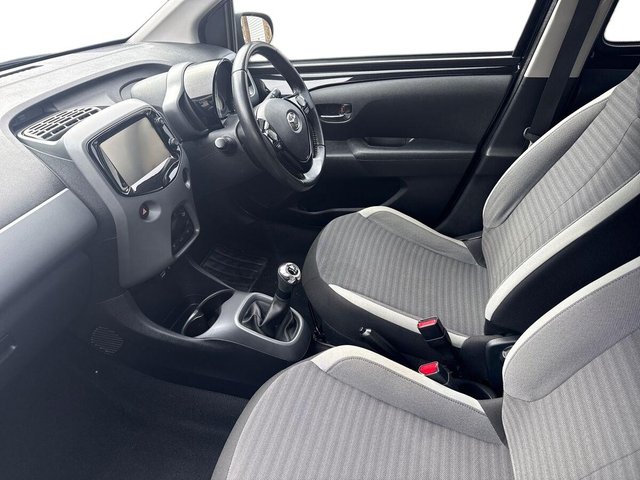 2018 TOYOTA AYGO 1.0 VVT-i x-plore Hatchback 5dr Petrol Manual Euro 6 (71 ps) - Photo 10