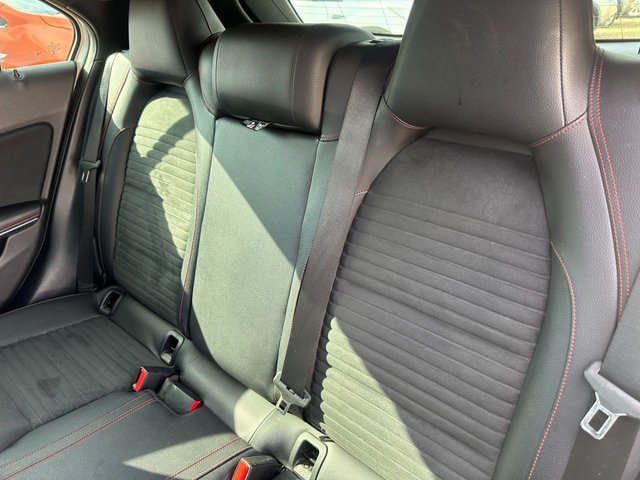 2016 MERCEDES-BENZ A-CLASS 1.5 A180d AMG Line (Executive) Hatchback 5dr Diesel Manual Euro 6 (s/s) (109 ps) - Photo 9