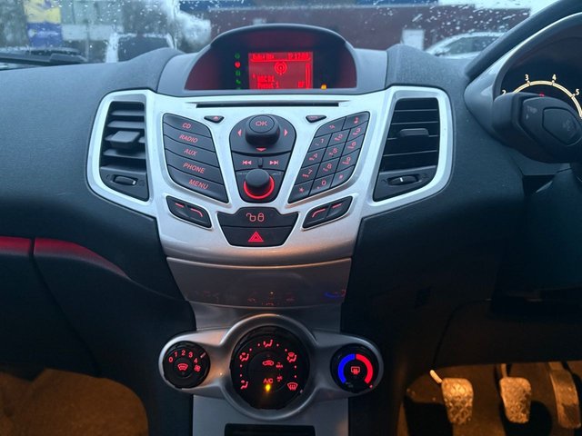 2012 FORD FIESTA 1.25 Zetec Hatchback 5dr Petrol Manual (129 g/km, 81 bhp) - Photo 3