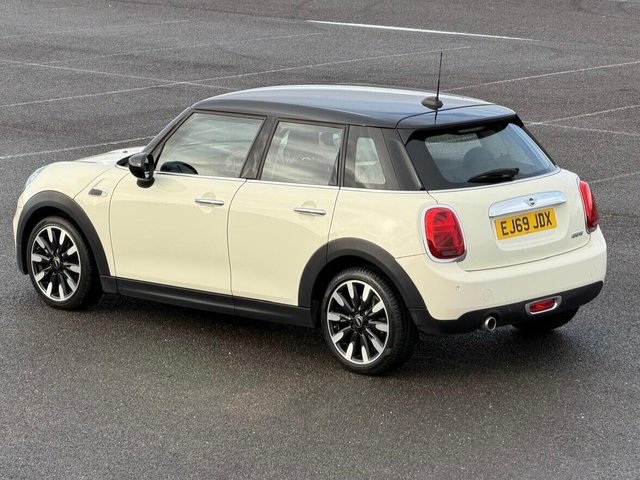 2019 MINI HATCH 1.5 Cooper Exclusive Steptronic Euro 6 (s/s) 5dr - Photo 4