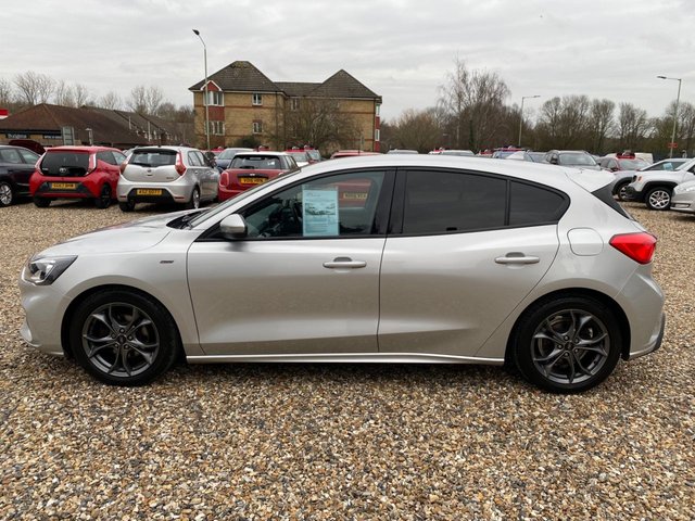 2018 Ford Focus 1.5L St-Line 5dr - Photo 8