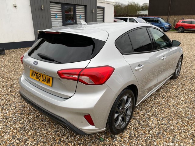 2018 Ford Focus 1.5L St-Line 5dr - Photo 5