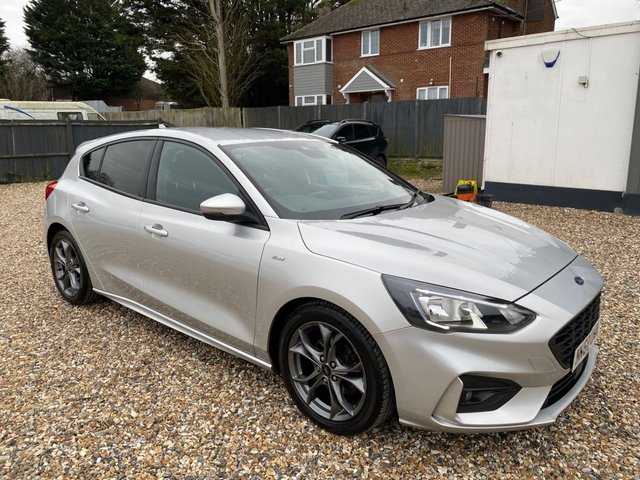 2018 Ford Focus 1.5L St-Line 5dr - Photo 2