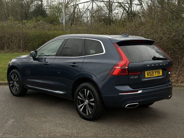 2021 VOLVO XC60 - Photo 3