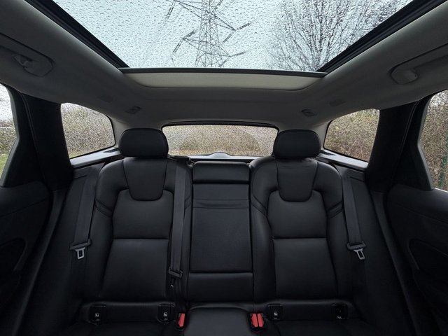 2021 VOLVO XC60 - Photo 10