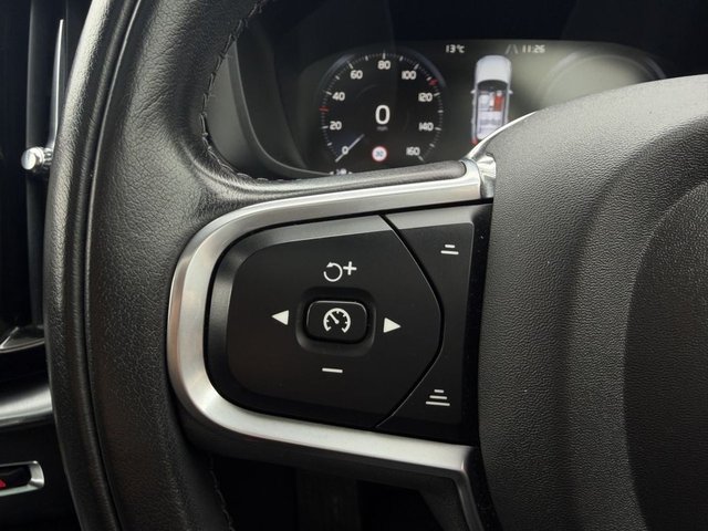 2021 VOLVO XC60 - Photo 12