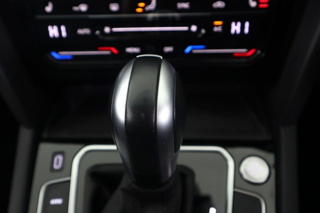 2021 Volkswagen Passat - Photo 12