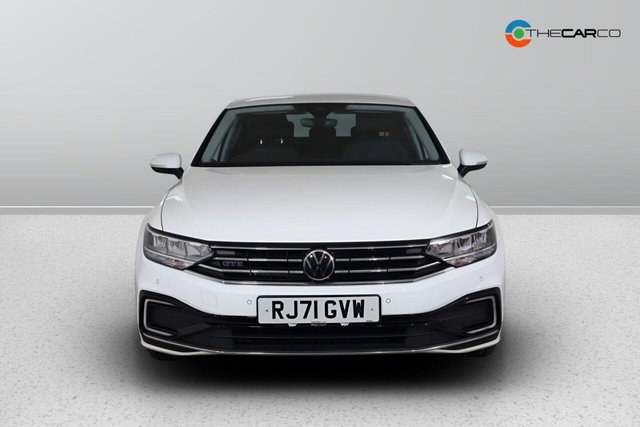 2021 Volkswagen Passat - Photo 3