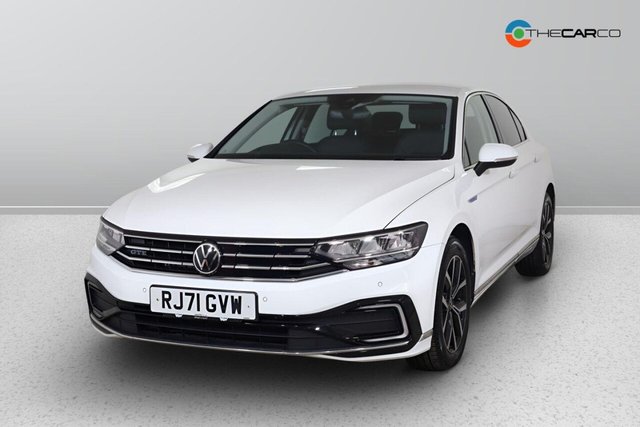 2021 Volkswagen Passat - Photo 4