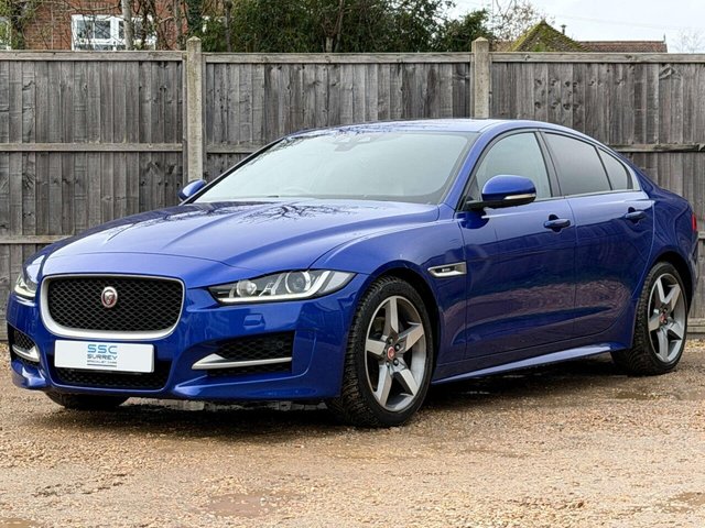 2018 Jaguar Xe - Photo 2