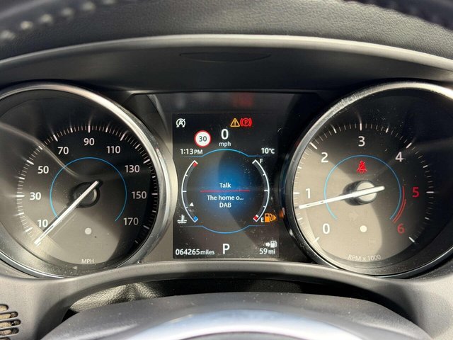 2018 Jaguar Xe - Photo 8