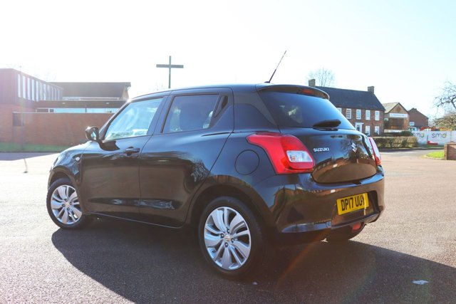2017 SUZUKI SWIFT - Photo 3