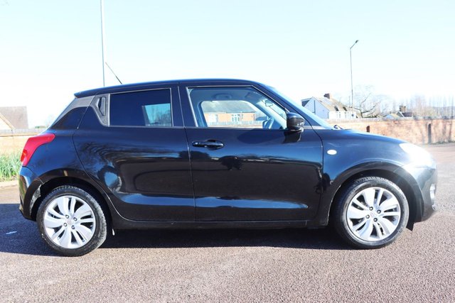 2017 SUZUKI SWIFT - Photo 5