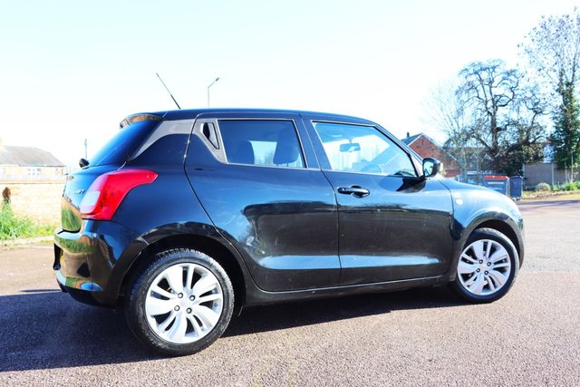 2017 SUZUKI SWIFT - Photo 10