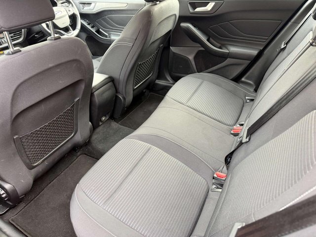 2018 Ford Focus - Photo 9