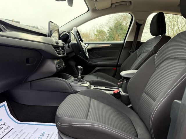 2018 Ford Focus - Photo 6