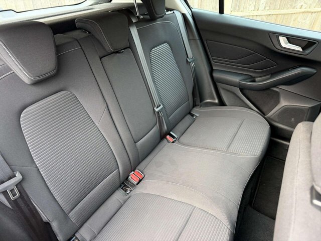 2018 Ford Focus - Photo 10