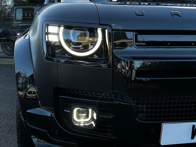 2026 Land Rover DEFENDER 110 - Photo 11