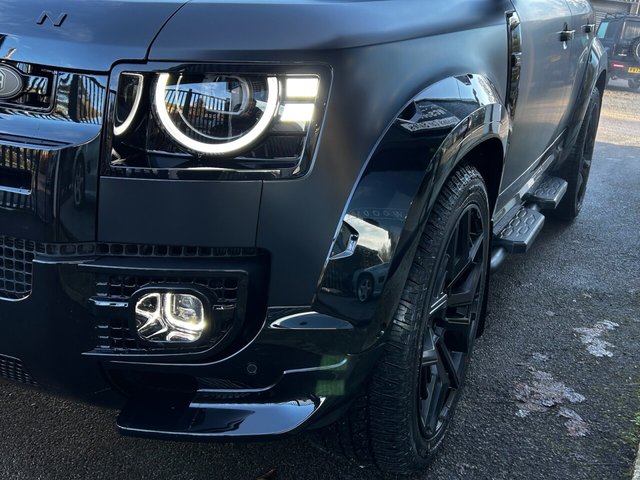 2026 Land Rover DEFENDER 110 - Photo 12