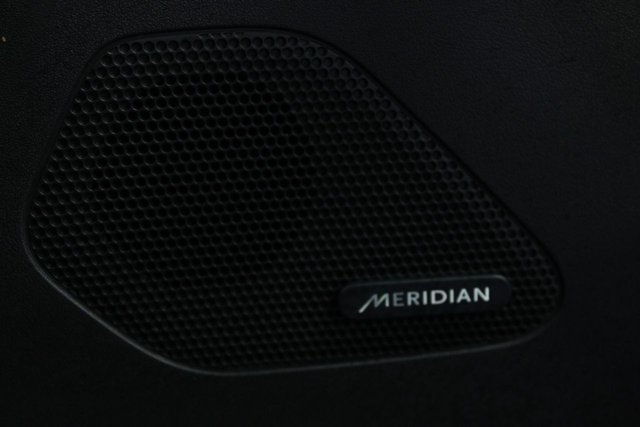 2020 JAGUAR F-PACE - Photo 8