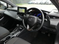 USED 2022 71 TOYOTA COROLLA 1.8 VVT-h GPF Icon Tech Touring Sports 5d Petrol Hybrid CVT 122 S/S 1 OWNER, FULL SERVICE HISTORY, SAT NAV, APPLE CARPLAY / ANDROID AUTO, REVERSING CAMERA, HEATED SEATS, FRONT & REAR PARKING SENSORS WITH DISPLAY, PARK ASSIST, LANE ASSIST, AUTO HOLD, ADAPTIVE CRUISE CONTROL & SPEED LIMITER, DAB RADIO, BLUETOOTH, VOICE CONTROL, TINTS, CLIMATE CONTROL A/C, DRIVING MODES, ILLUMINATING VANITY MIRRORS, ISO FIX, FOLDING REAR SEATS, TRIP COMPUTER WITH SPEED LIMIT DISPLAY, KEYLESS START, SPACE SAVER SPARE WHEEL, LEATHER MULTIFUNCTION STEERING WHEEL, AUTOMATIC GEARBOX