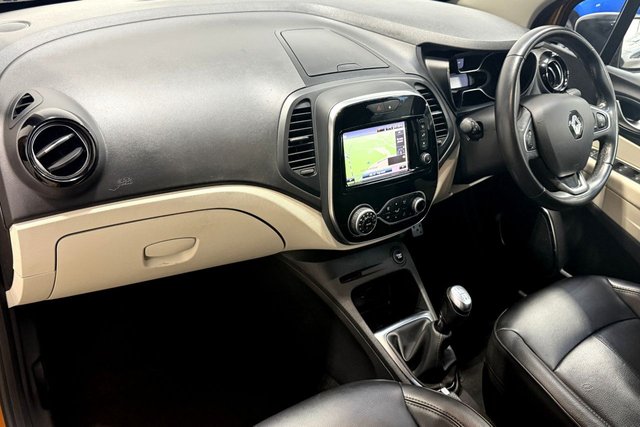 2019 RENAULT CAPTUR 0.9 TCe ENERGY GT Line SUV 5dr Petrol Manual Euro 6 (s/s) (90 ps) - Photo 9