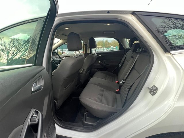 2015 Ford Focus - Photo 8