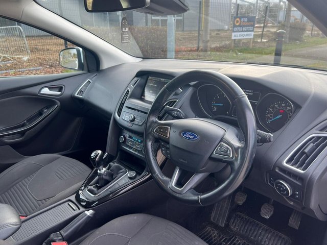 2015 Ford Focus - Photo 6