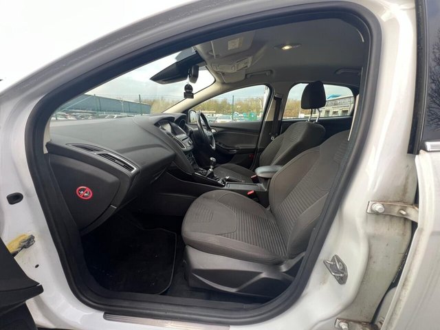 2015 Ford Focus - Photo 10